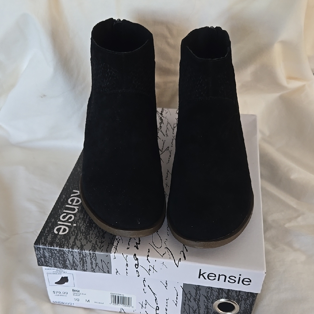 Black Kensie Suede Boots 10